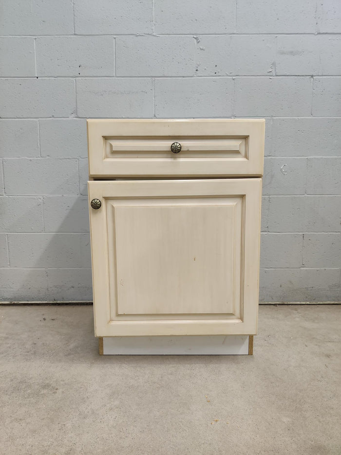 Cream Raised Panel Kitchen Cabinet with Drawer - Right