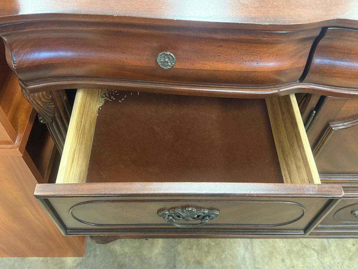Large Traditional Dark Mahogany Wood Buffet