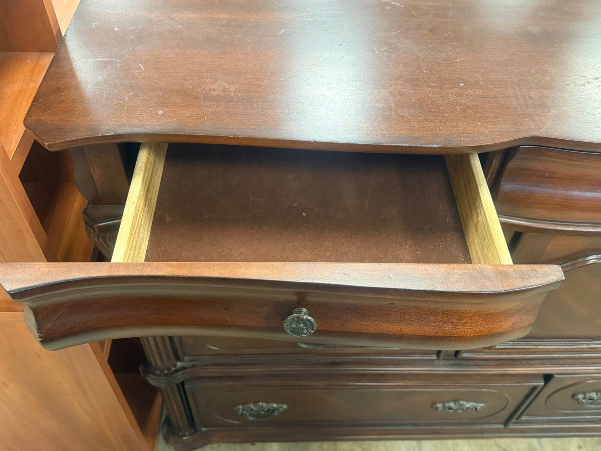 Large Traditional Dark Mahogany Wood Buffet