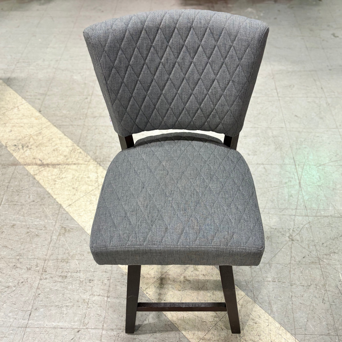 Bar Stool/Chair with 360-Degree Swivel in Gray Diamond Quilted Pattern