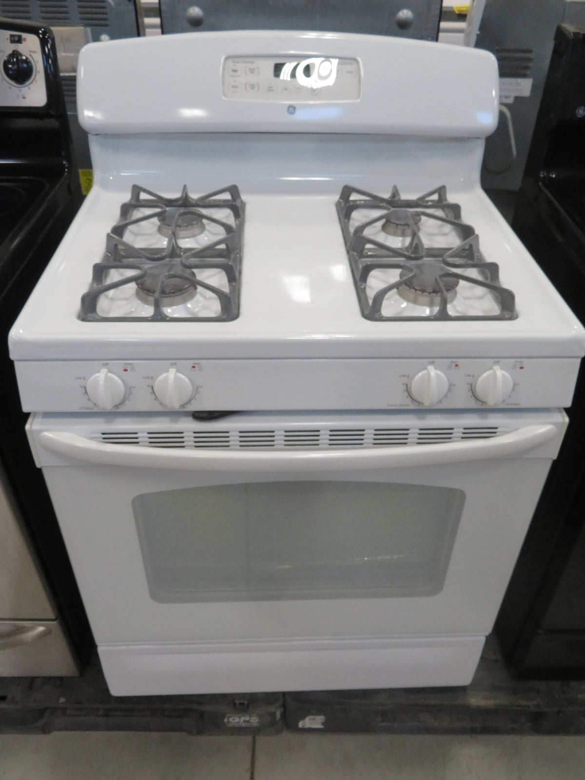 30"W GE Gas Stove