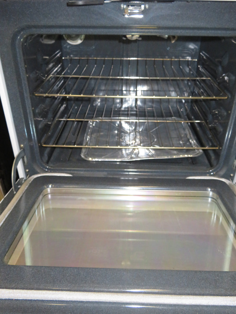 30"W GE Gas Stove