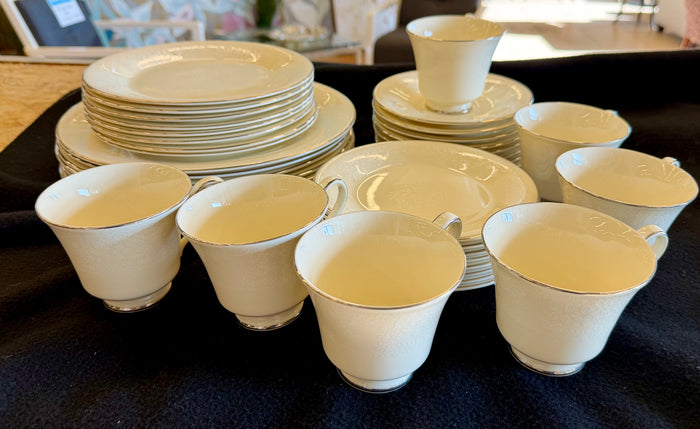 Royal Doulton "Jennifer" Fine Bone China Partial Set (The Romance Collection, H.5085)