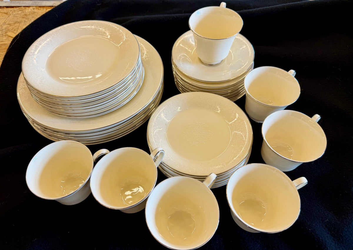Royal Doulton "Jennifer" Fine Bone China Partial Set (The Romance Collection, H.5085)