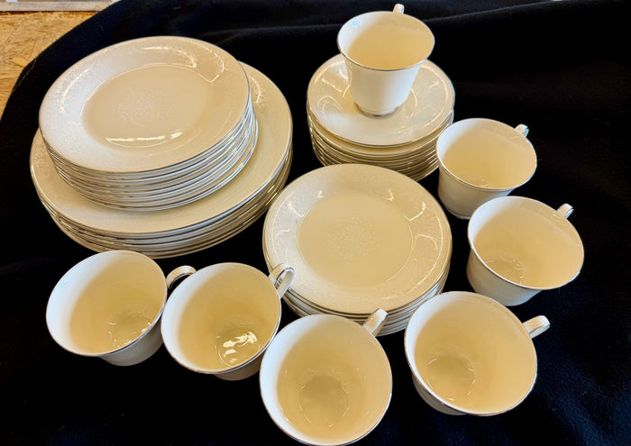 Royal Doulton "Jennifer" Fine Bone China Partial Set (The Romance Collection, H.5085)