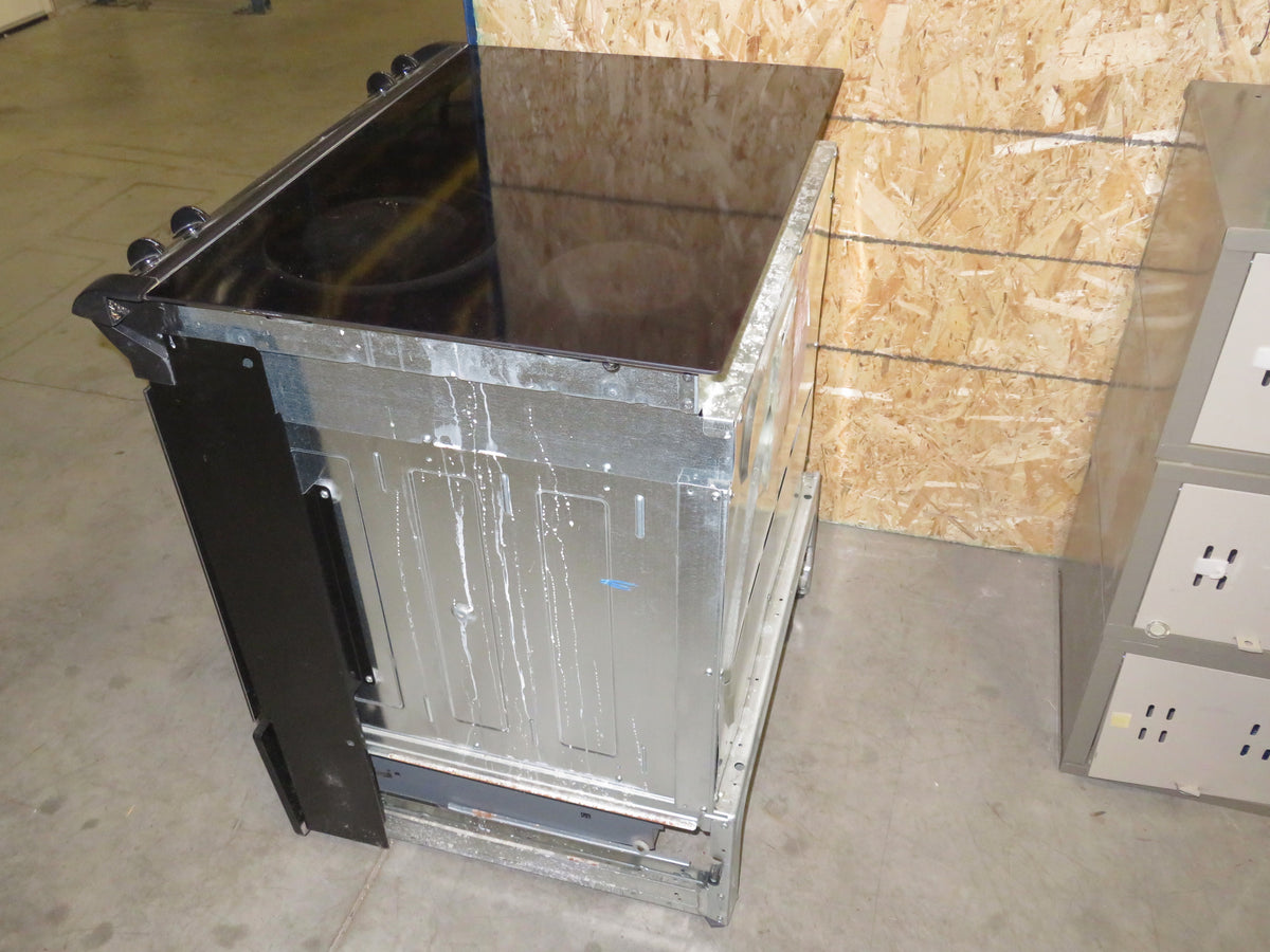 32'W Frigidaire Electric Range, 4 Burners