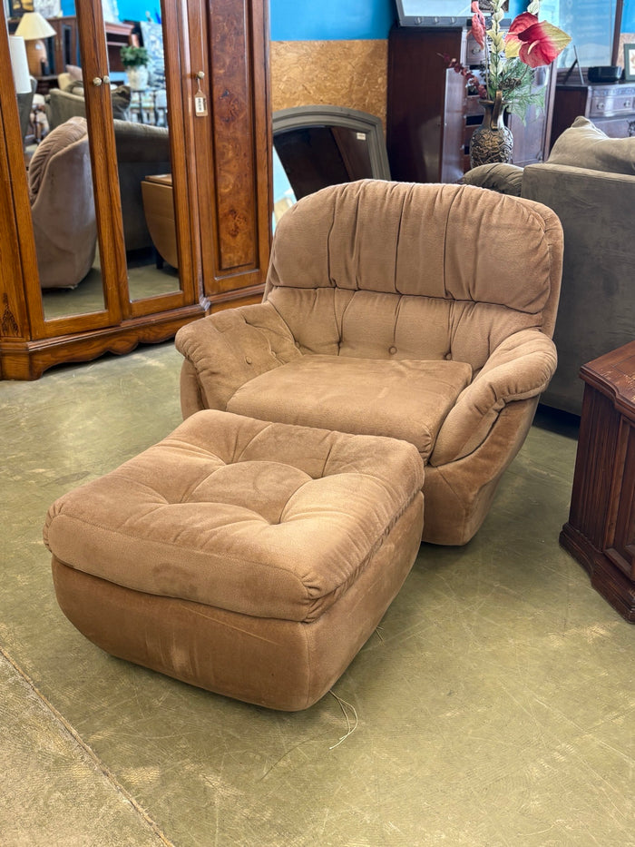 Dusty Rose Mid-Century Armchair With Leg Rest
