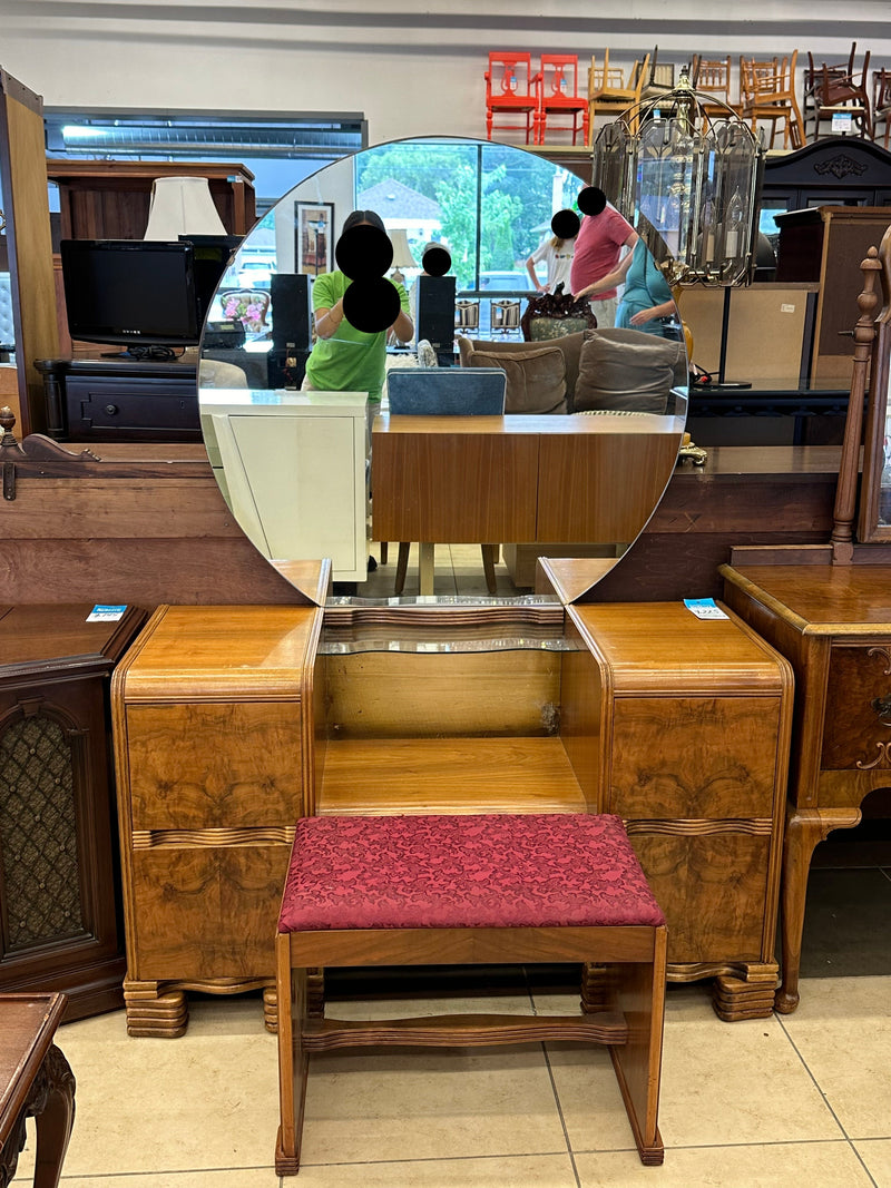 Vintage Vanity Table