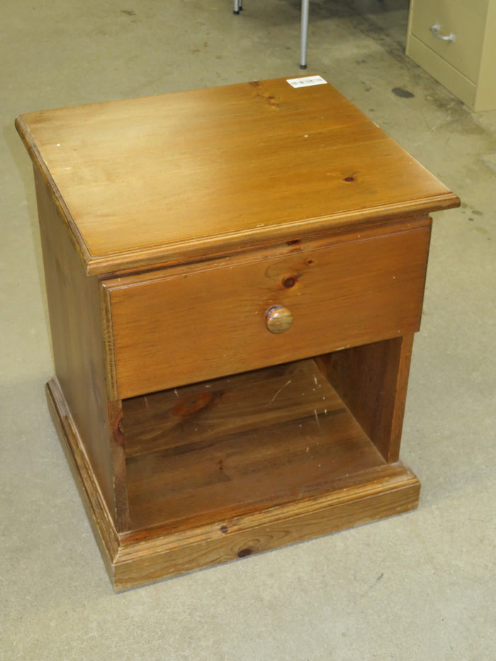 20"W Side Table