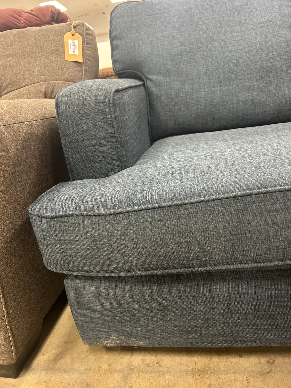 Contemporary 2-Seater Loveseat Sofa