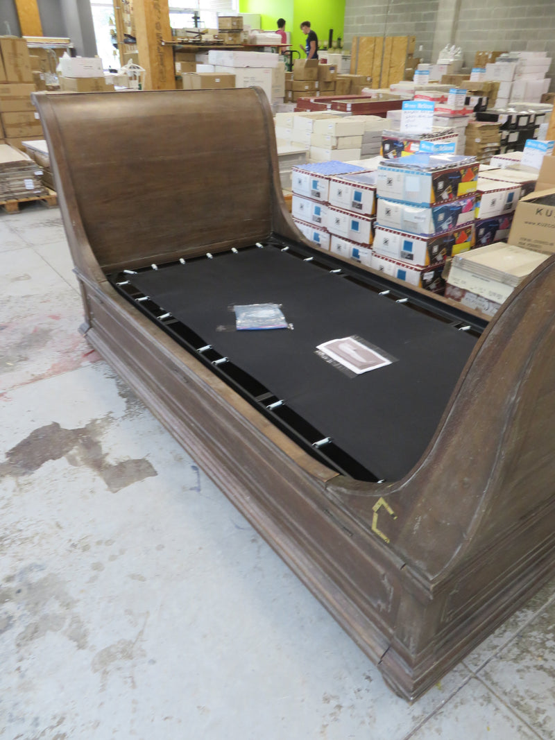 95"D St James Sleigh Daybed9
