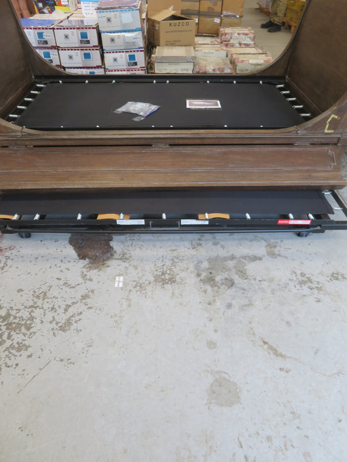 95"D St James Sleigh Daybed9