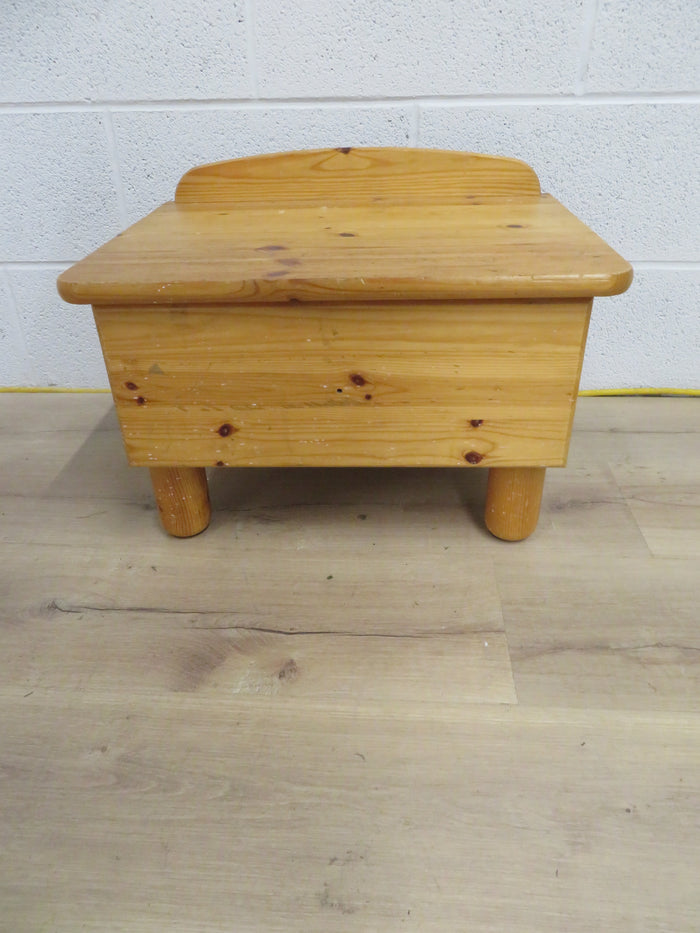 19"W Small Pine Desk with Single Drawer
