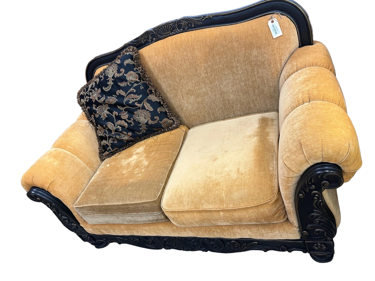 Traditional Vintage-Style Camelback Loveseat