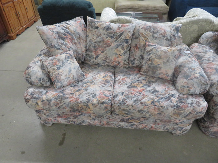 68"W Love Seat