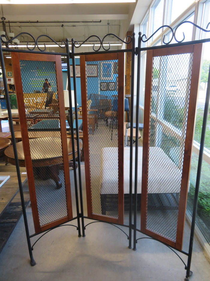 57"W Three Panel Privacy Screen