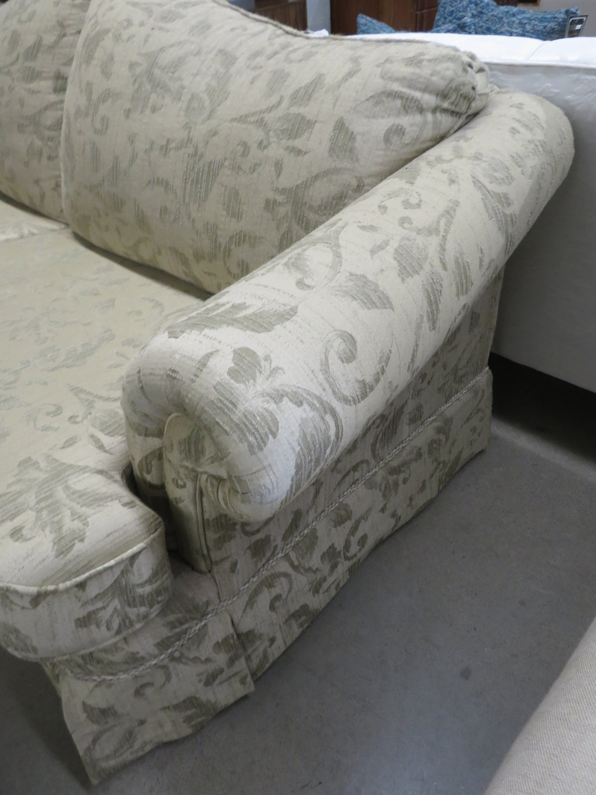 Oversized Love seat in Beige