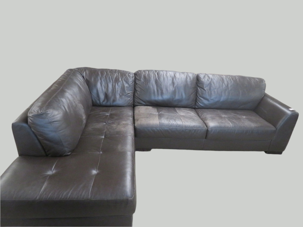 Sectional Sofa in Brown Leather