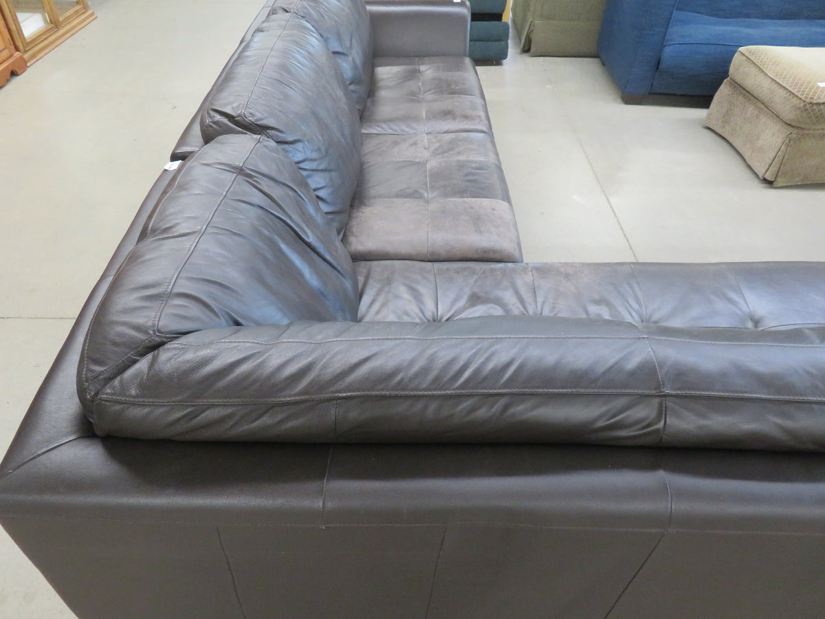 Sectional Sofa in Brown Leather