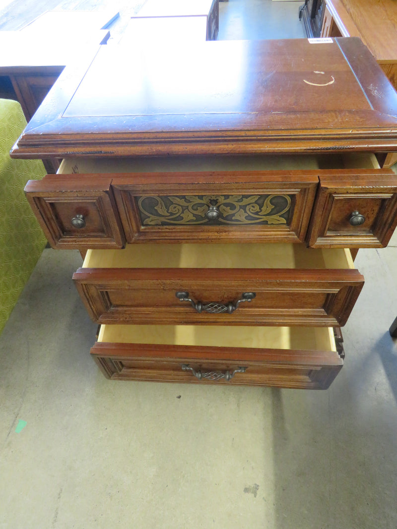 30.5"W 3-Drawer Solid Wood Dresser