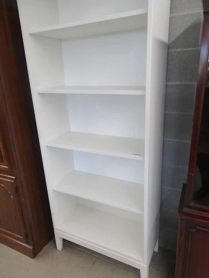 32"W Bookcase in White
