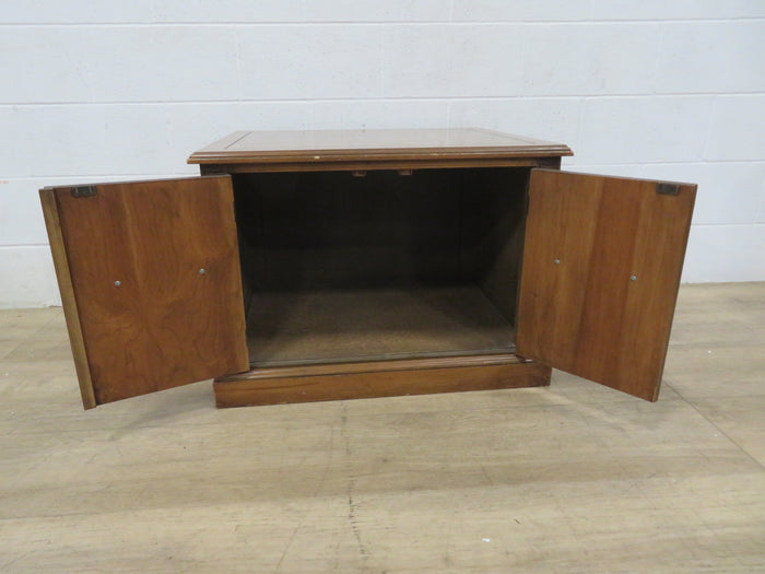 Vintage Stylish 2-Door Storage Side Table