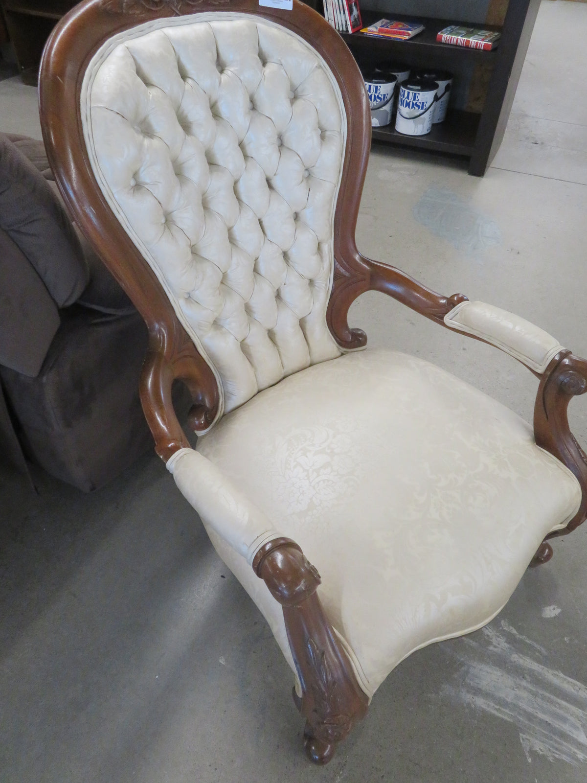 26.5"W French Provincial Armchair in Cream
