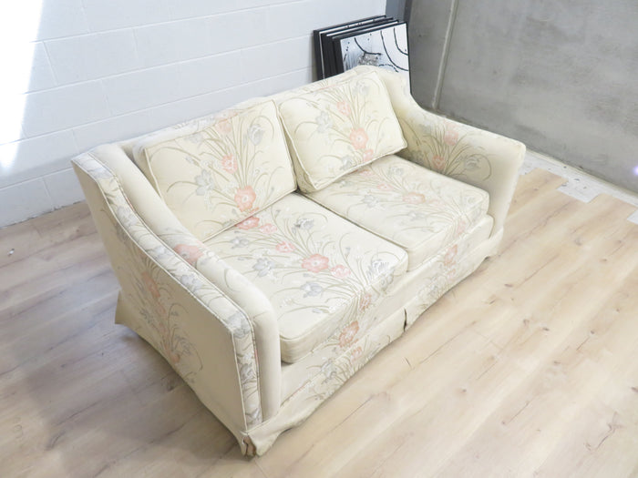 57"W Floral Loveseat