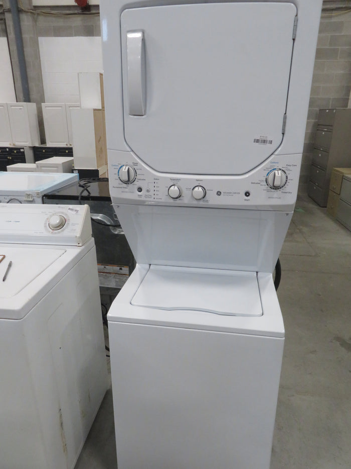 24"W Stackable Washer and Dryer in White