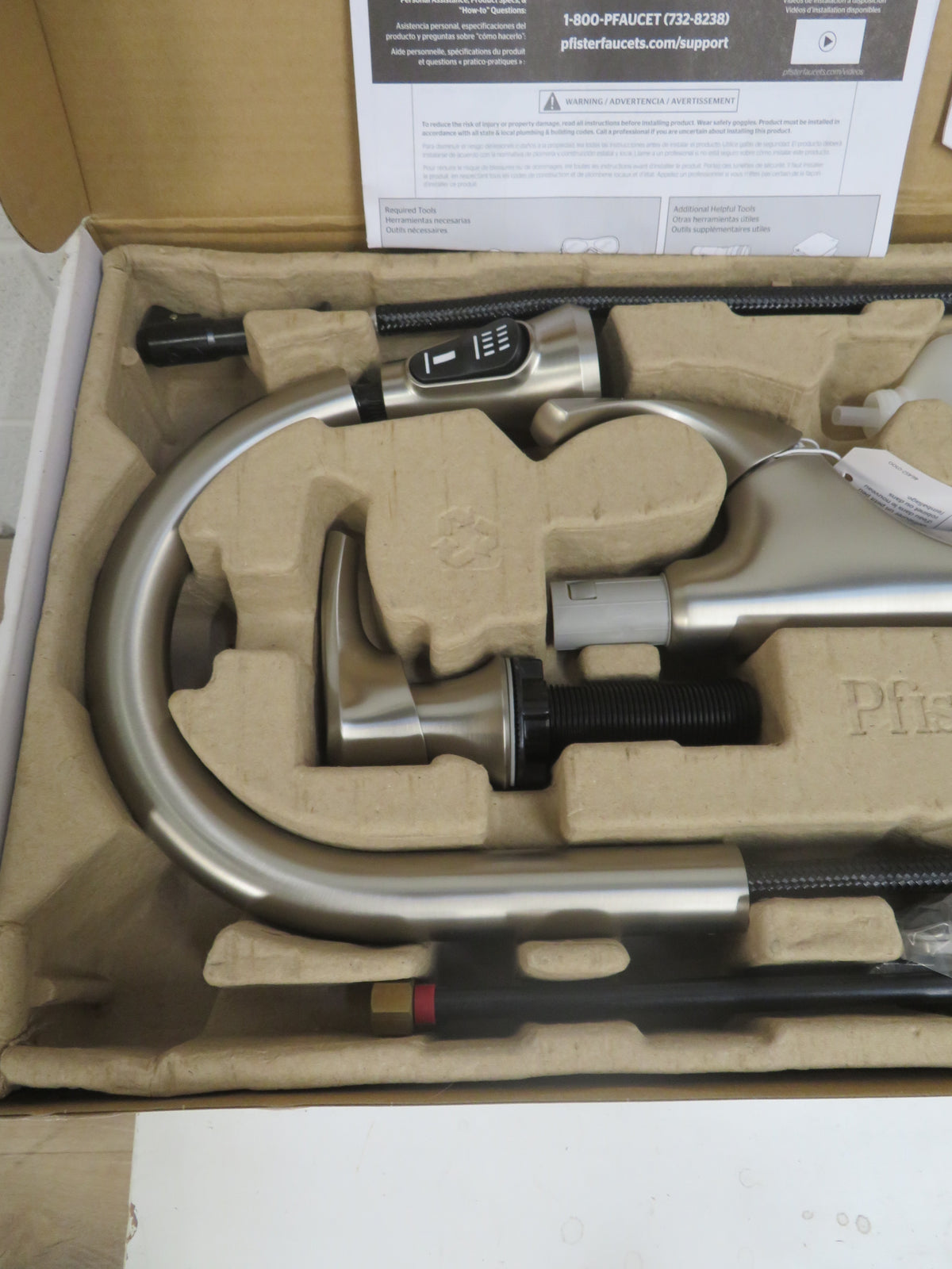 Single Handle Pull Down Kitchen Faucet