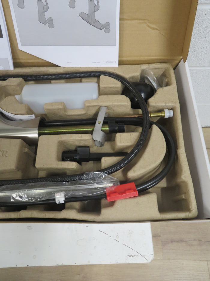 Single Handle Pull Down Kitchen Faucet