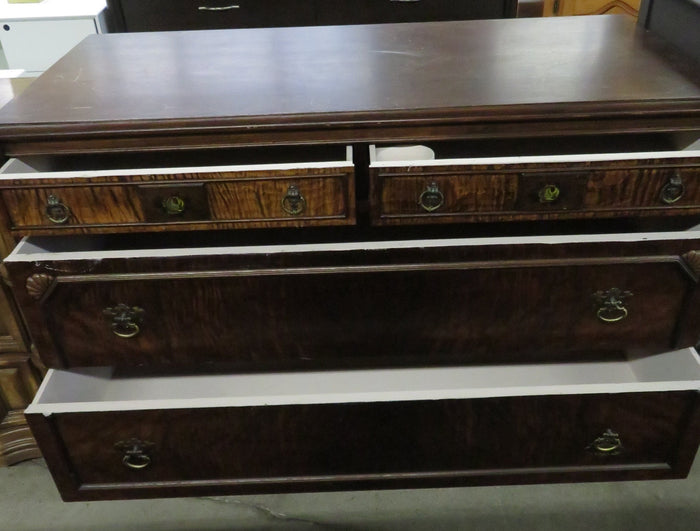 Vintage 4-Drawer Wooden Dresser