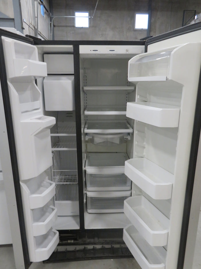 32"W Side by Side Fridge/Freezer with Ice Maker