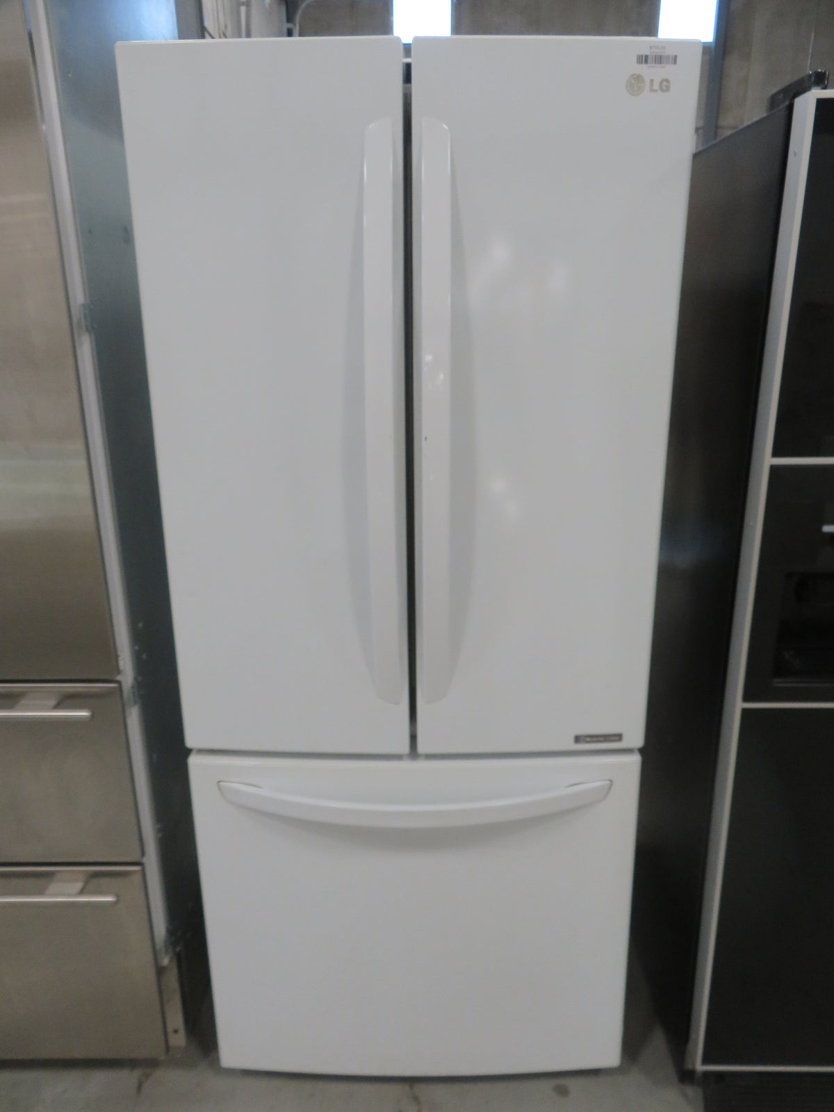 30"W Side by Side Fridge/Freezer with Lower Freezer Drawer in White