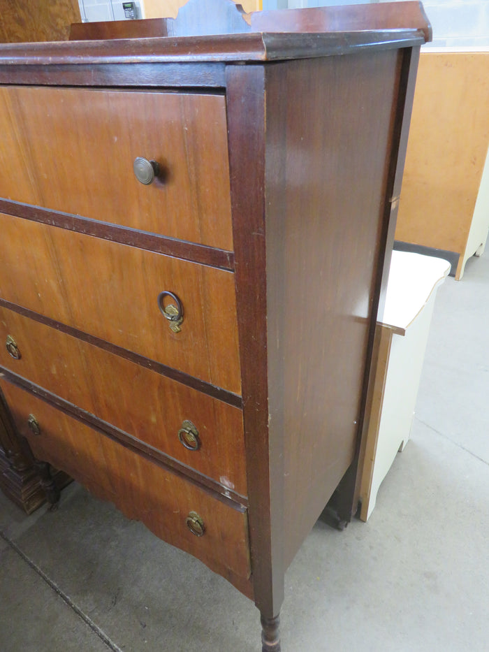 30.5"W Vintage 4-Drawer Dresser in Wood