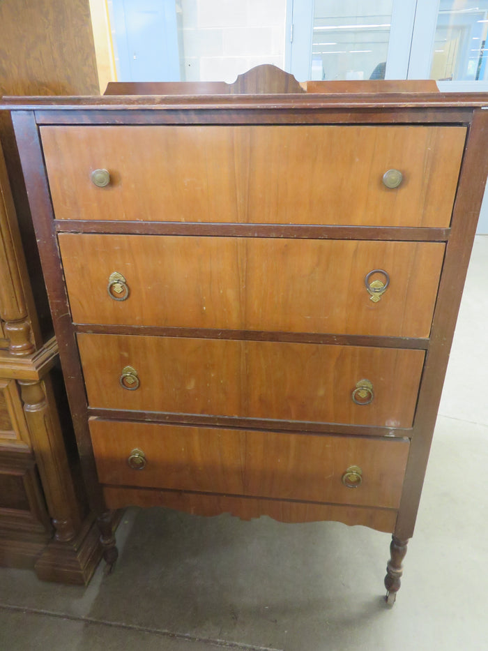 30.5"W Vintage 4-Drawer Dresser in Wood