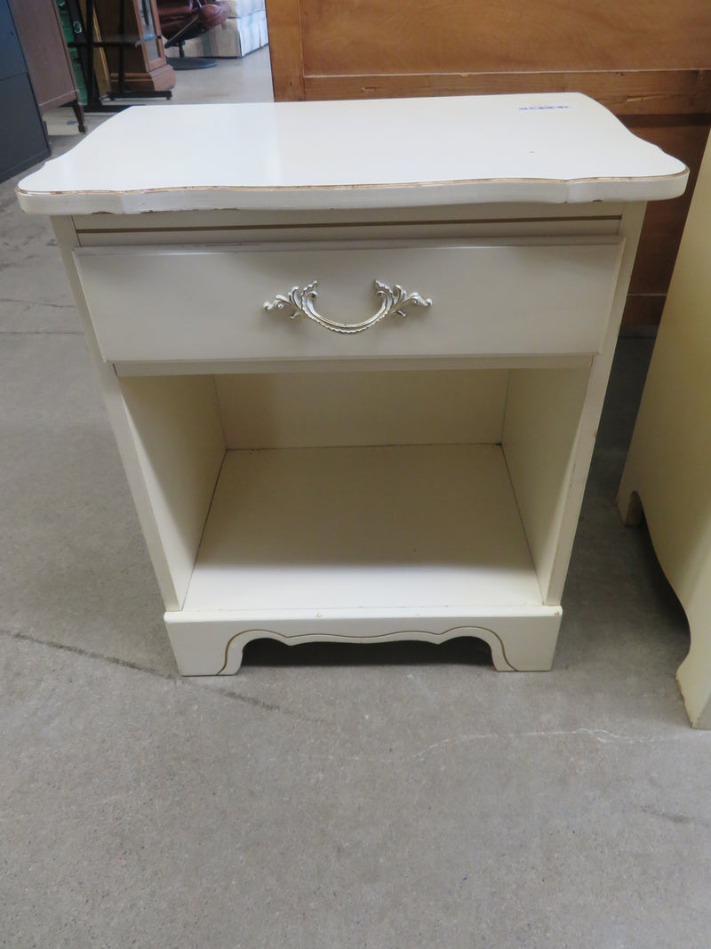 21"W Single Drawer Side Table in Off-White
