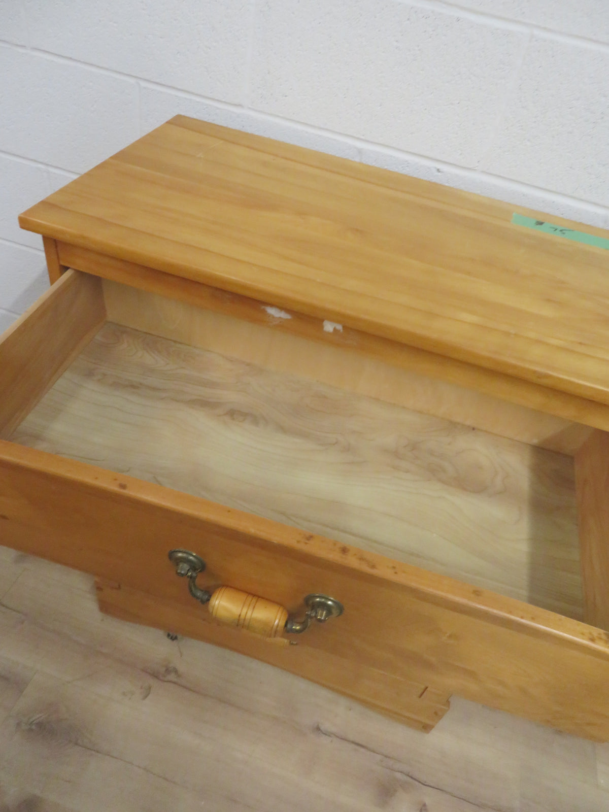 18" W Side Table