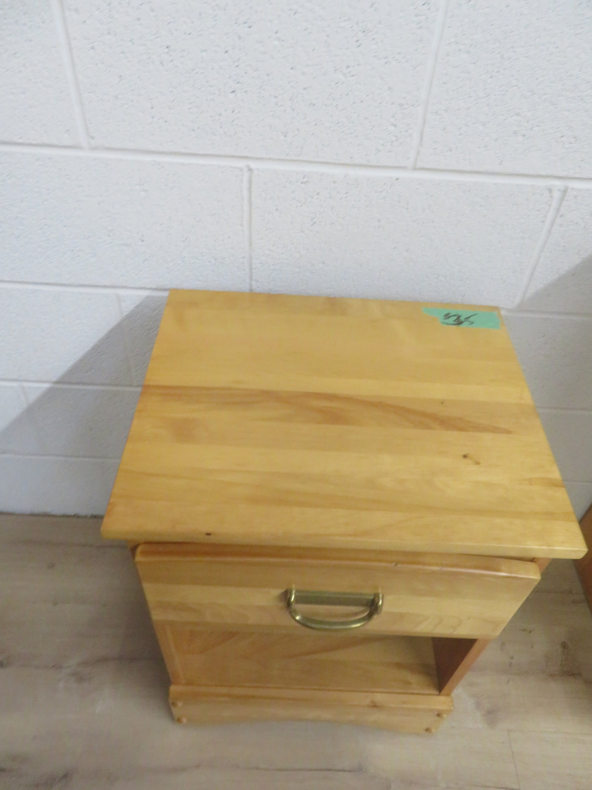 18" W Side Table