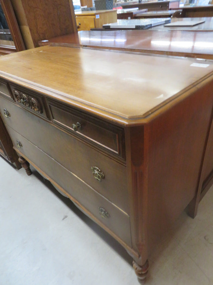 5-Drawer Dresser