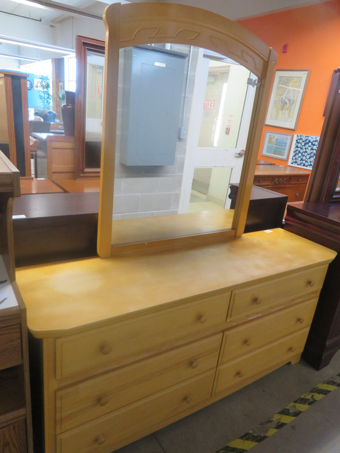 6-Drawer Dresser With Mirror