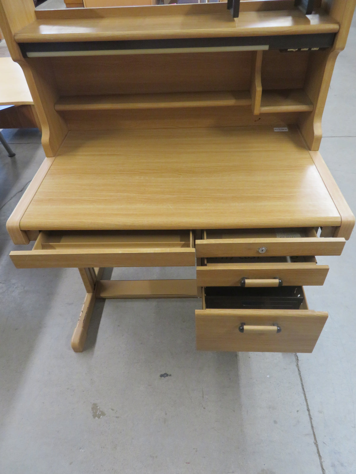 42.5"W Single Pedestal Desk in Metal and Faux Wood