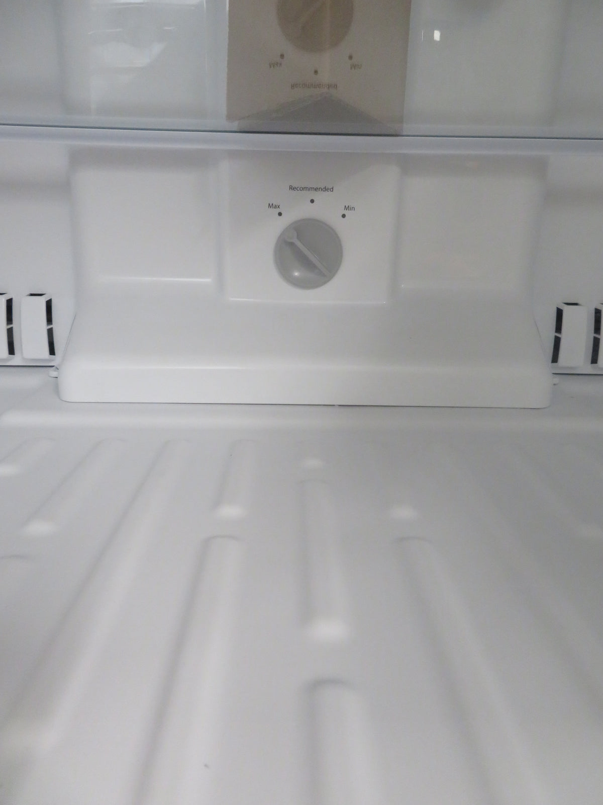30"W 18.3 Cu Ft Top Freezer Refrigerator in White