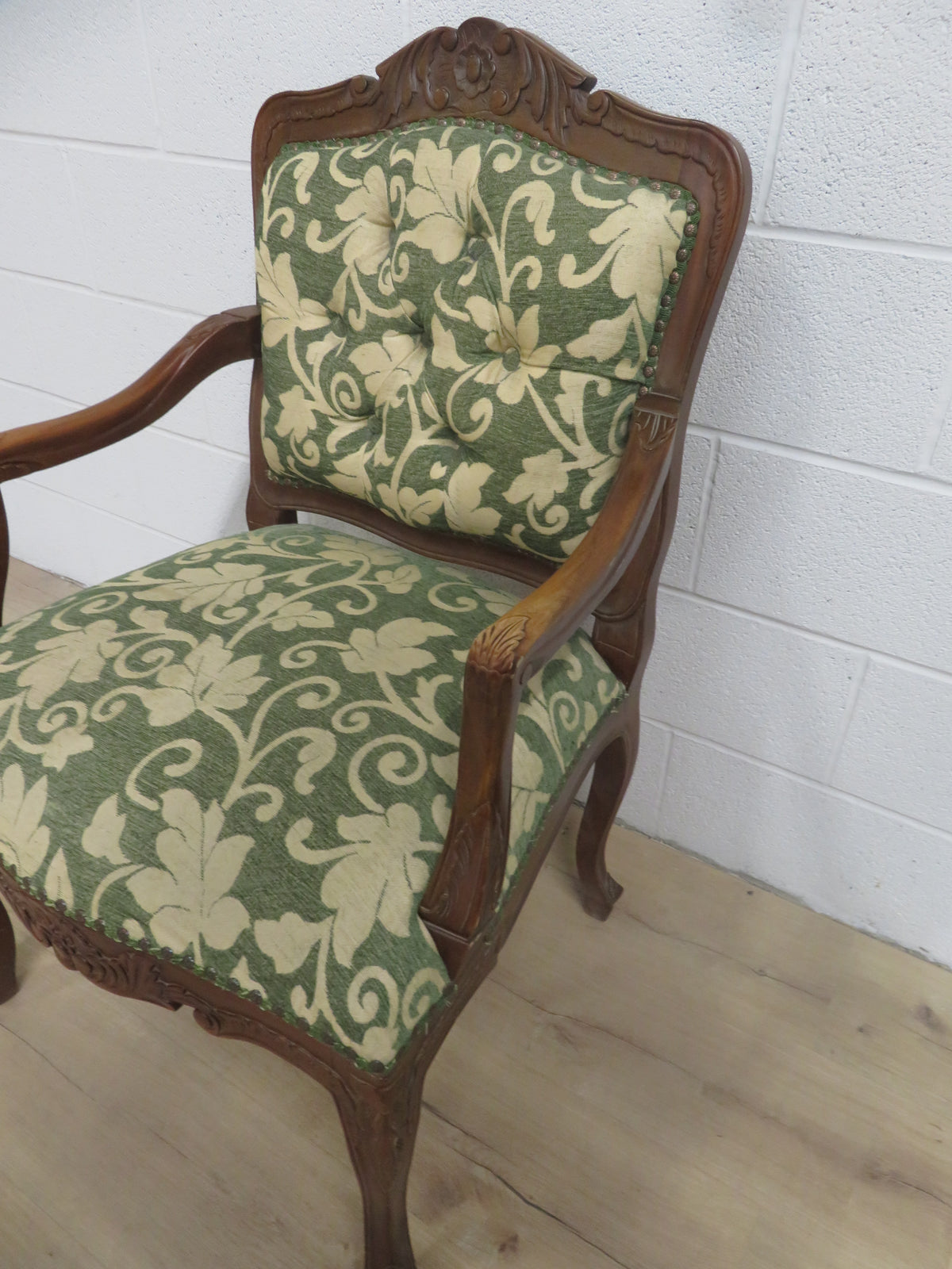 25"W Vintage Throne Armchair
