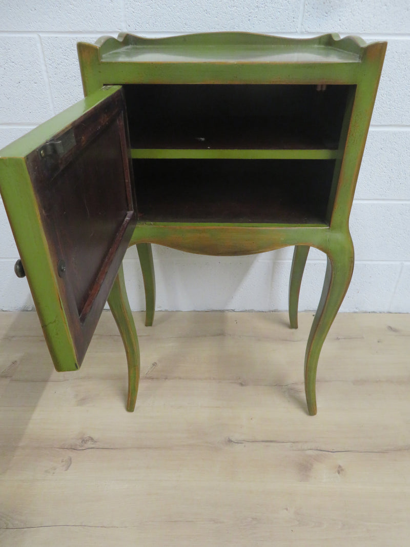 19.5"W French Provincial Style Nightstand