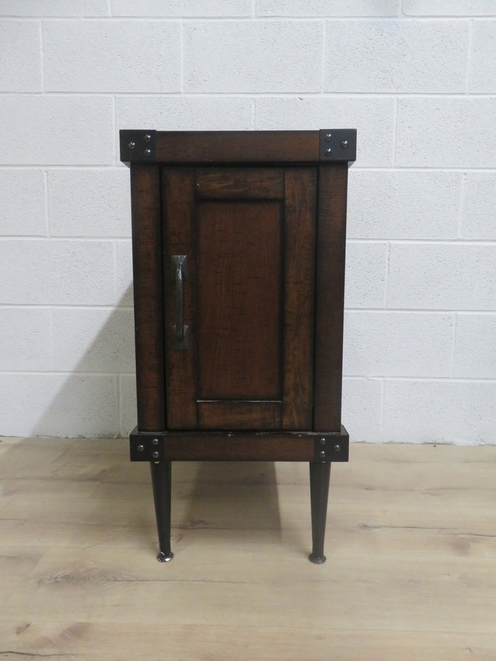 14"W Set of 2 Nightstands
