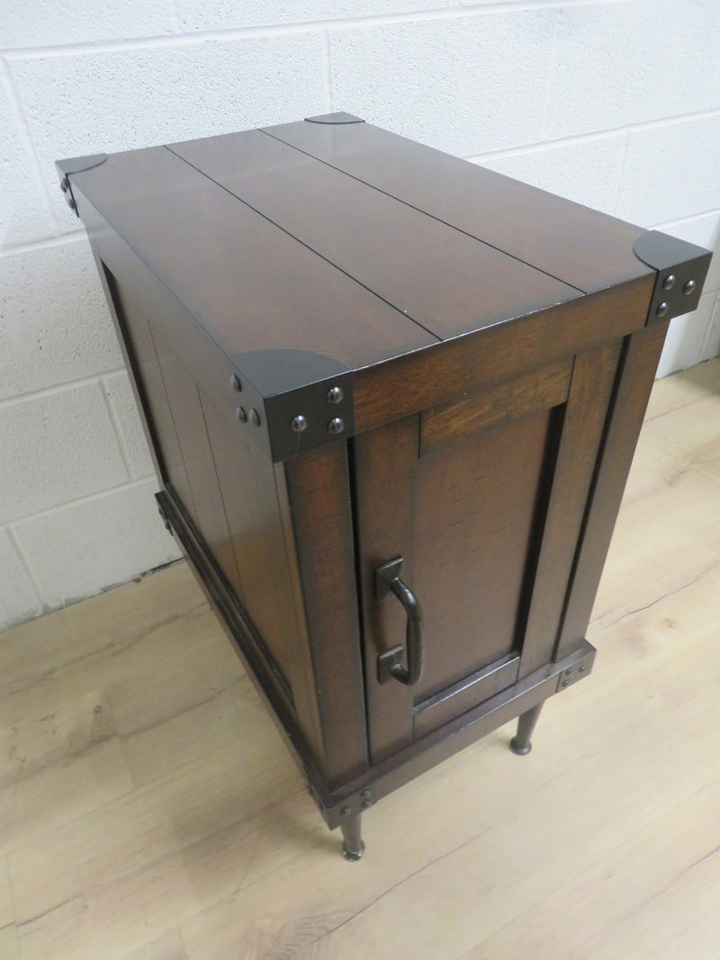 14"W Set of 2 Nightstands