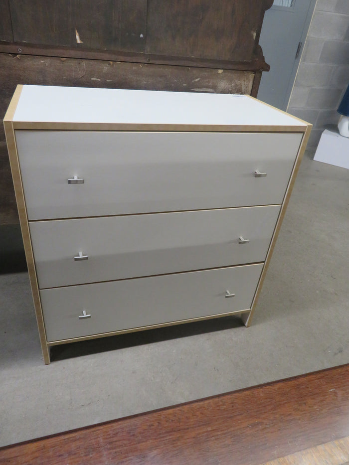 32"W 3-Drawer White Dresser