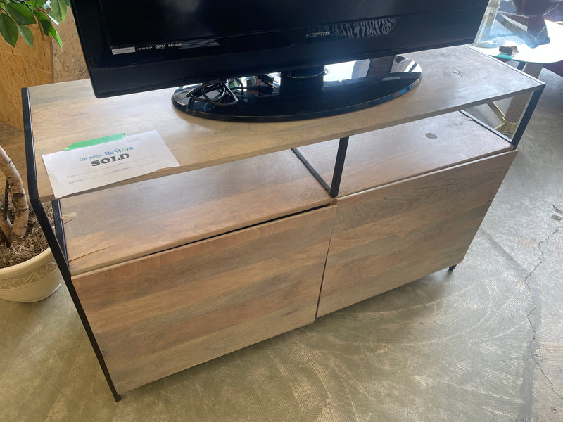 Modern console table with minimalist design