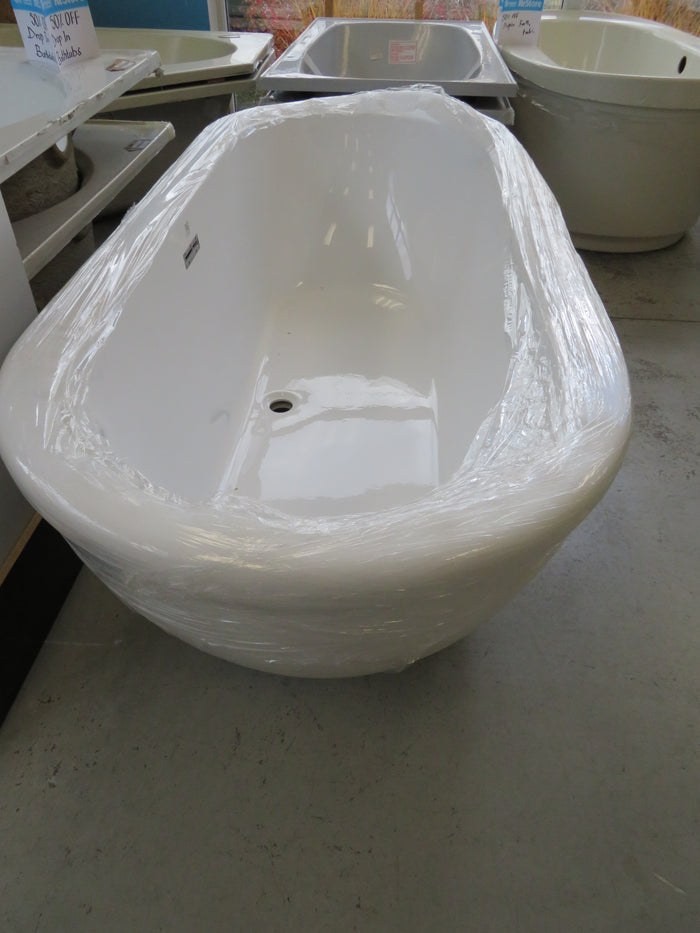 Acrylic Free Standing Bath Tub in White